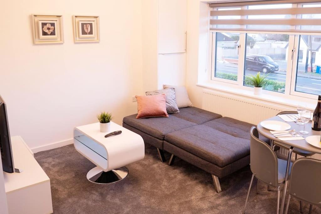 Walnut Flats-F5, Stylish 1-Bedroom - Parking, Netflix, Wifi - Close To Oxford, Bicester & Blenheim Palace Kidlington Exteriér fotografie