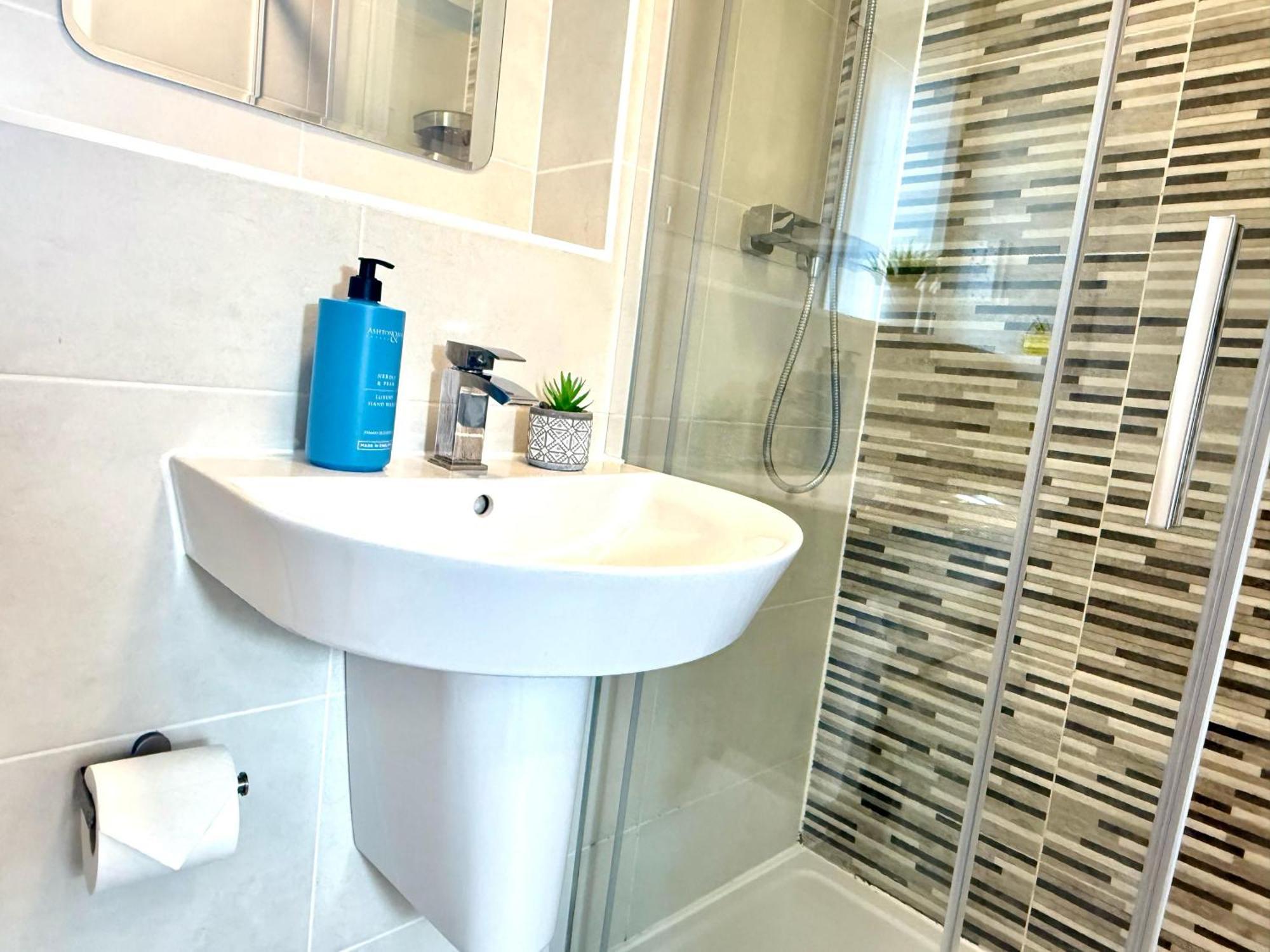 Walnut Flats-F5, Stylish 1-Bedroom - Parking, Netflix, Wifi - Close To Oxford, Bicester & Blenheim Palace Kidlington Exteriér fotografie
